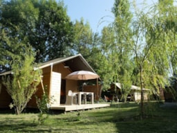 Location - Bungalow Cozy : 2 Chambres, Salle De Bain, Wc, Cuisine, Plancha - Camping Les Rives du Lac