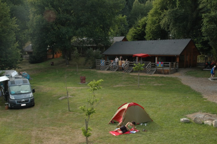Emplacement Avec Voiture + Tente/Caravane
