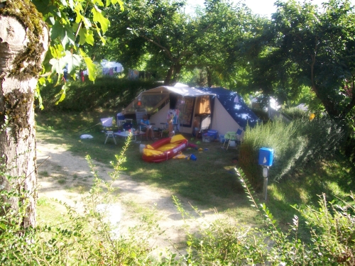 Parcela - Parcela En Camping - CAMPING LA BASTIDE
