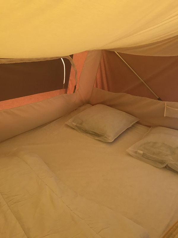 Location - Tente Raclet Safari - 4 Personnes - 2 Chambres Avec 2 Lits (160 X 205) - Cuisine Équipée - Salon De Jardin - Camping La Peyrugue