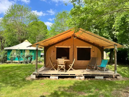 Huuraccommodatie(s) - Tente Victoria - CAMPING Paradis Le Rocher DE LA Granelle Huuraccommodatie(s) - Tente Victoria - CAMPING Paradis Le Rocher DE LA Granelle