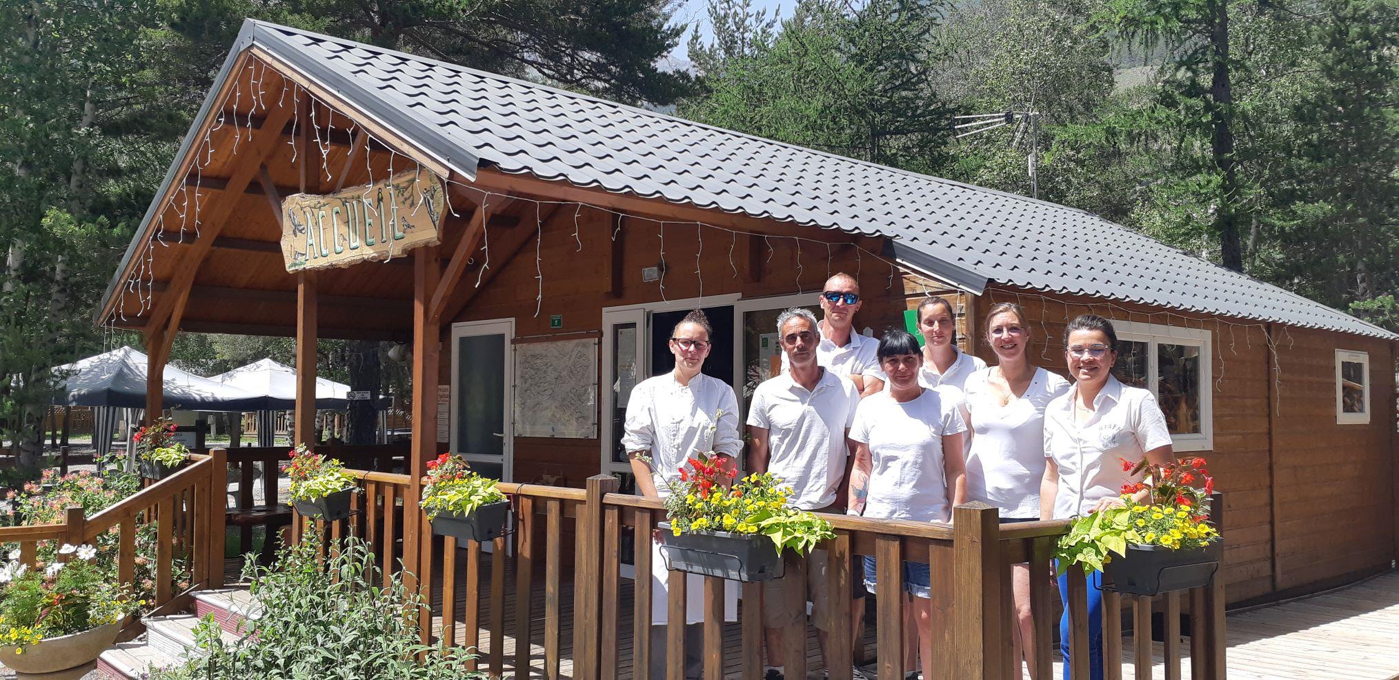 Reception team Camping-Caravaneige L'iscle De Prelles - Saint-Martin-De-Queyrières Reception team Camping-Caravaneige L'iscle De Prelles - Saint-Martin-De-Queyrières