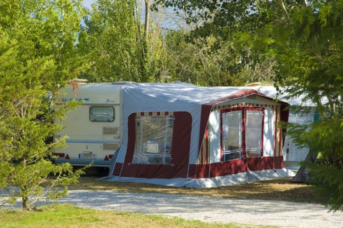 Piazzola + Auto + Tenda O Roulotte Piazzola + Auto + Tenda O Roulotte