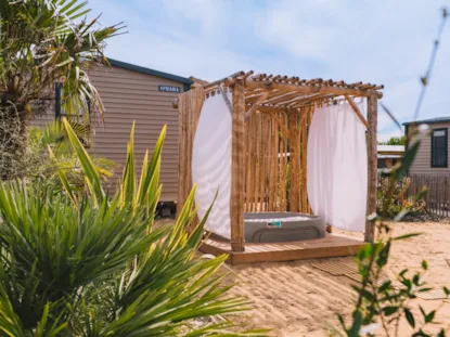 Palm 2Ch Avec Spa *Nouveauté 2025* Env. 30M² Palm 2Ch Avec Spa *Nouveauté 2025* Env. 30M²