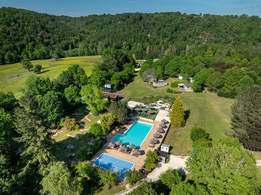 Camping Les Gorges du Chambon Camping Les Gorges du Chambon - image n°1 - Camping2Be