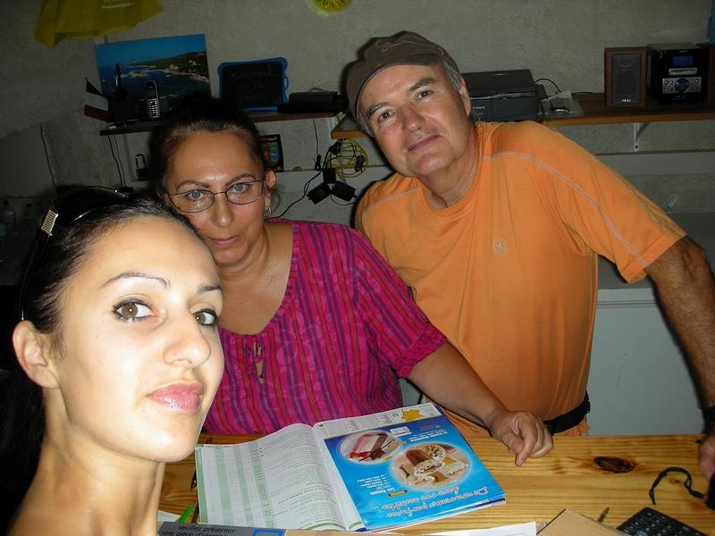 Reception team Camping Lou Cabasson - Bormes Les Mimosas Reception team Camping Lou Cabasson - Bormes Les Mimosas