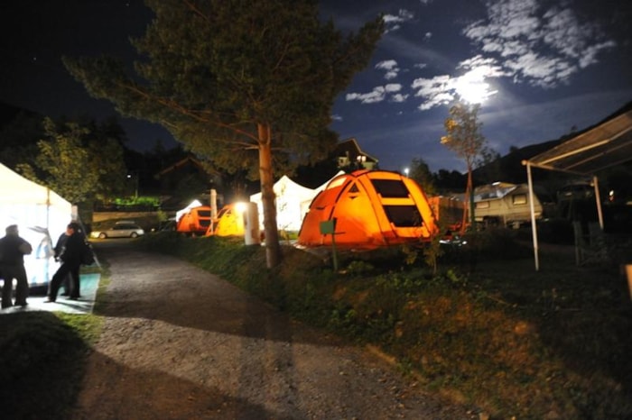 Piazzola Tenda (Inclusa 1 Persona + 1 Auto O 1 Moto)