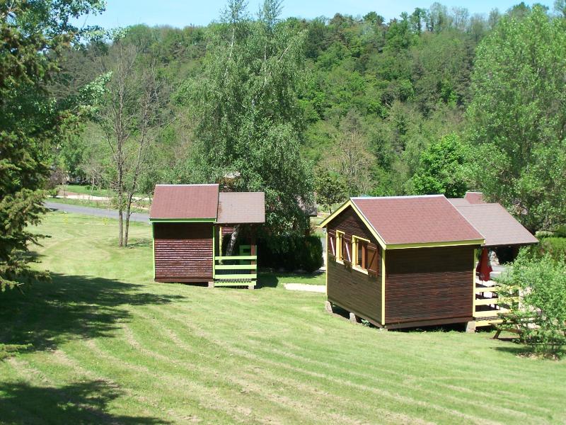 Accommodation - Cabanon Standard Vert 10M² + Terrace 3M² - Without Toilet Block - Flower Camping La Rochelambert