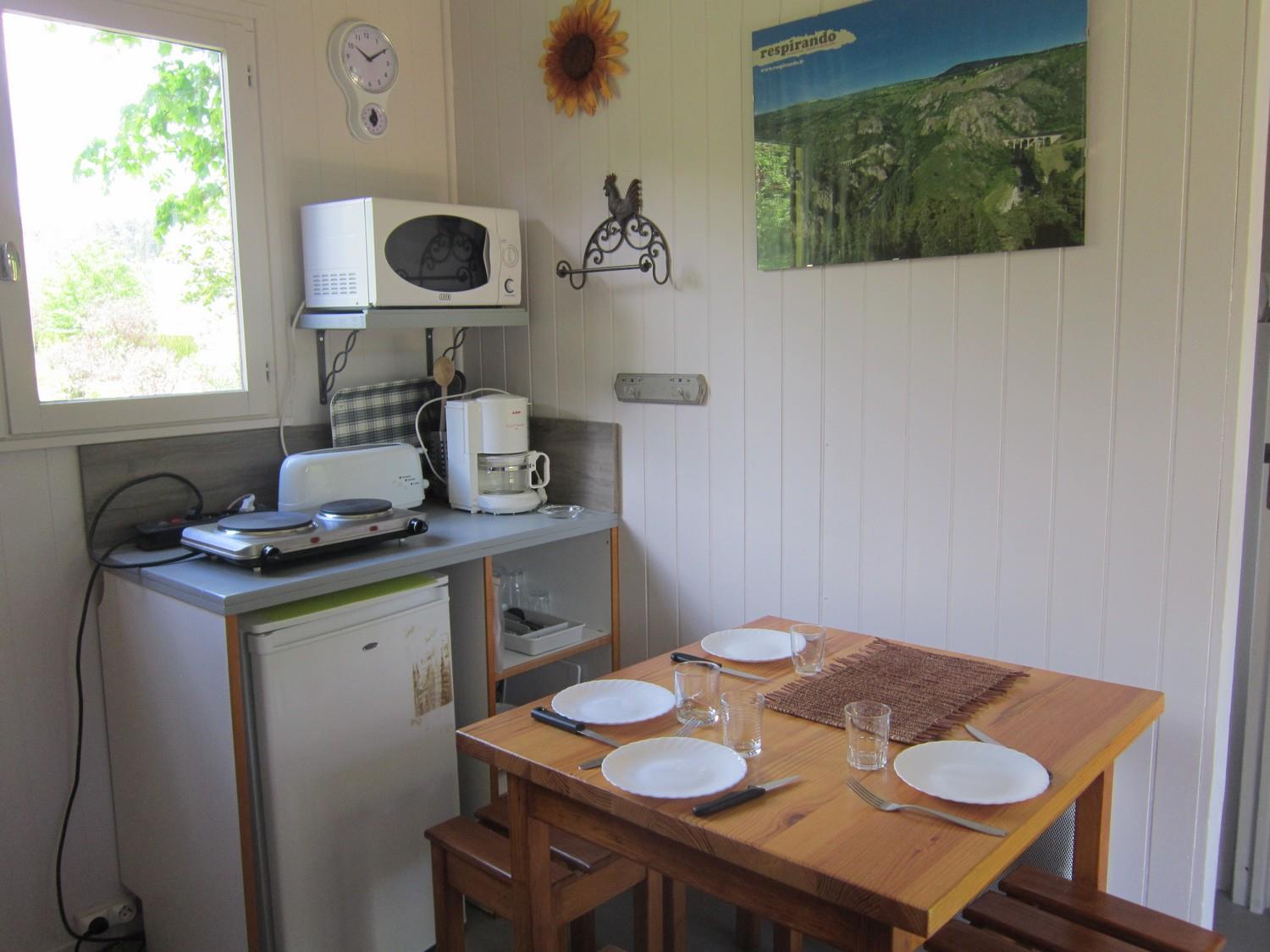 Accommodation - Cabanon Standard Jaune 12M² 1 Bedroom + Terrace 3M² - Without Toilet Block - Flower Camping La Rochelambert