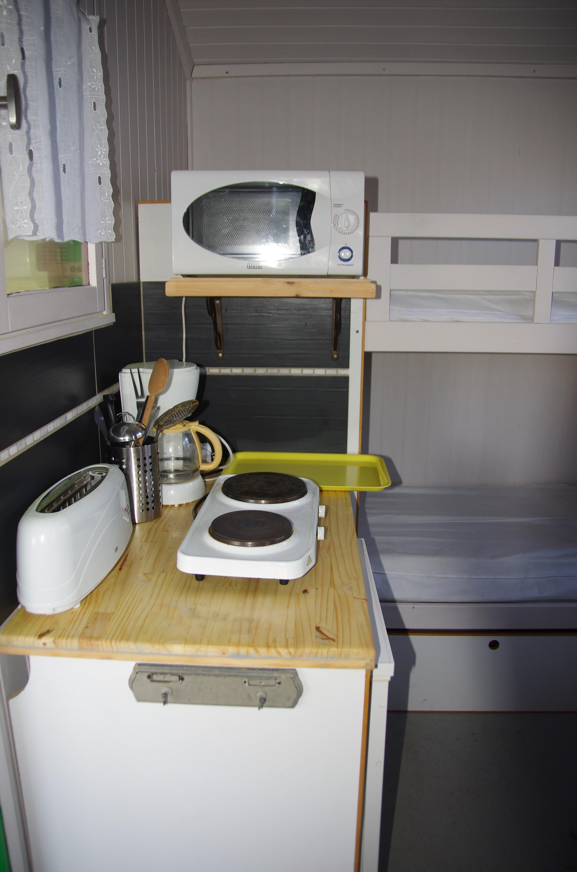 Accommodation - Cabanon Standard Vert 10M² + Terrace 3M² - Without Toilet Block - Flower Camping La Rochelambert