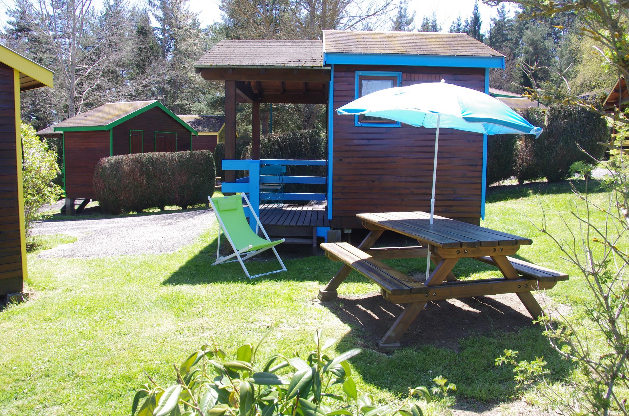 Accommodation - Cabanon Standard Bleu 8M² + Terrace 3M² - Without Toilet Block - Flower Camping La Rochelambert