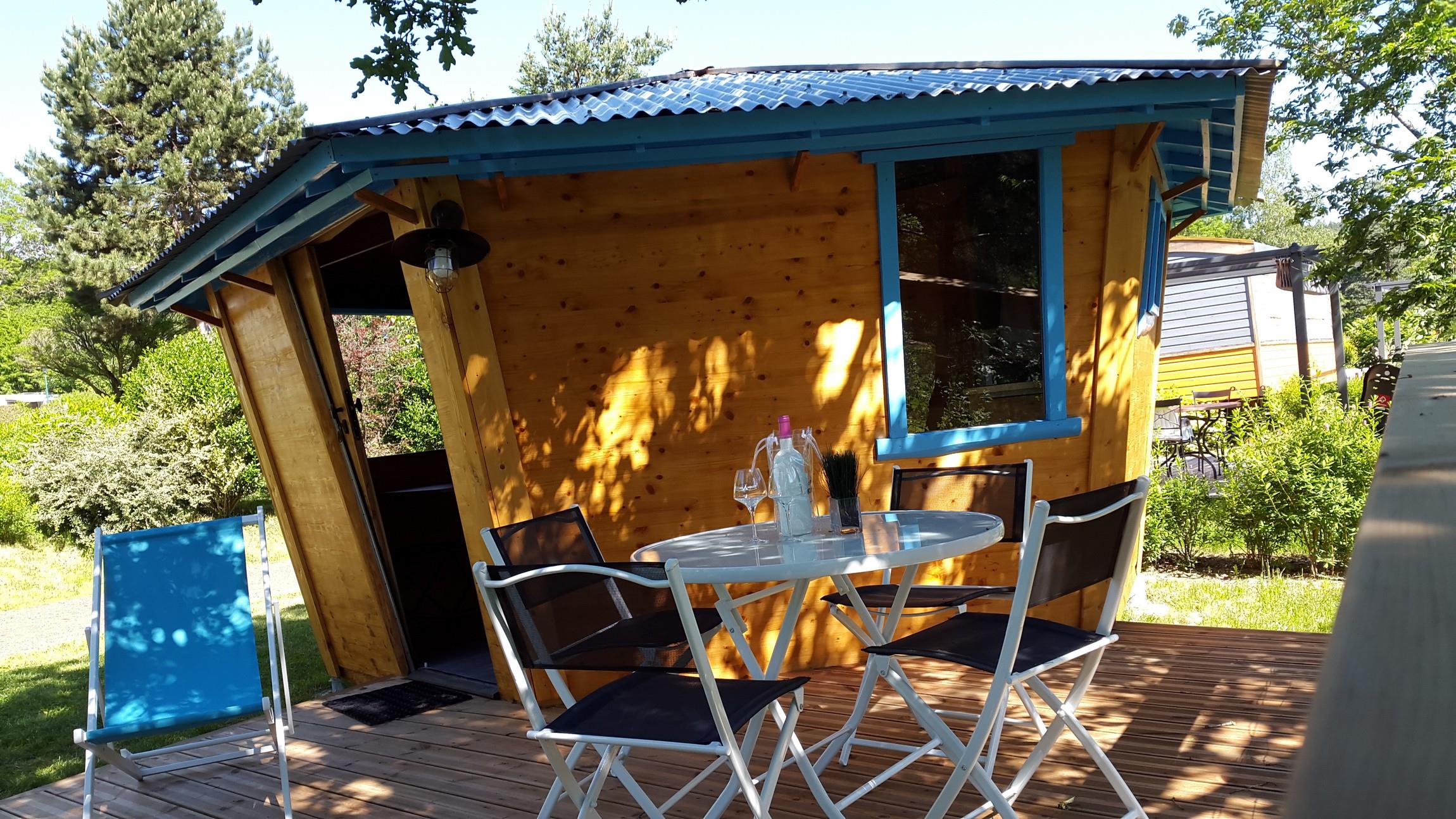 Accommodation - Cabin Robinson 15M² - 1 Bedroom - Bathroom + Terrace 14M² - Flower Camping La Rochelambert