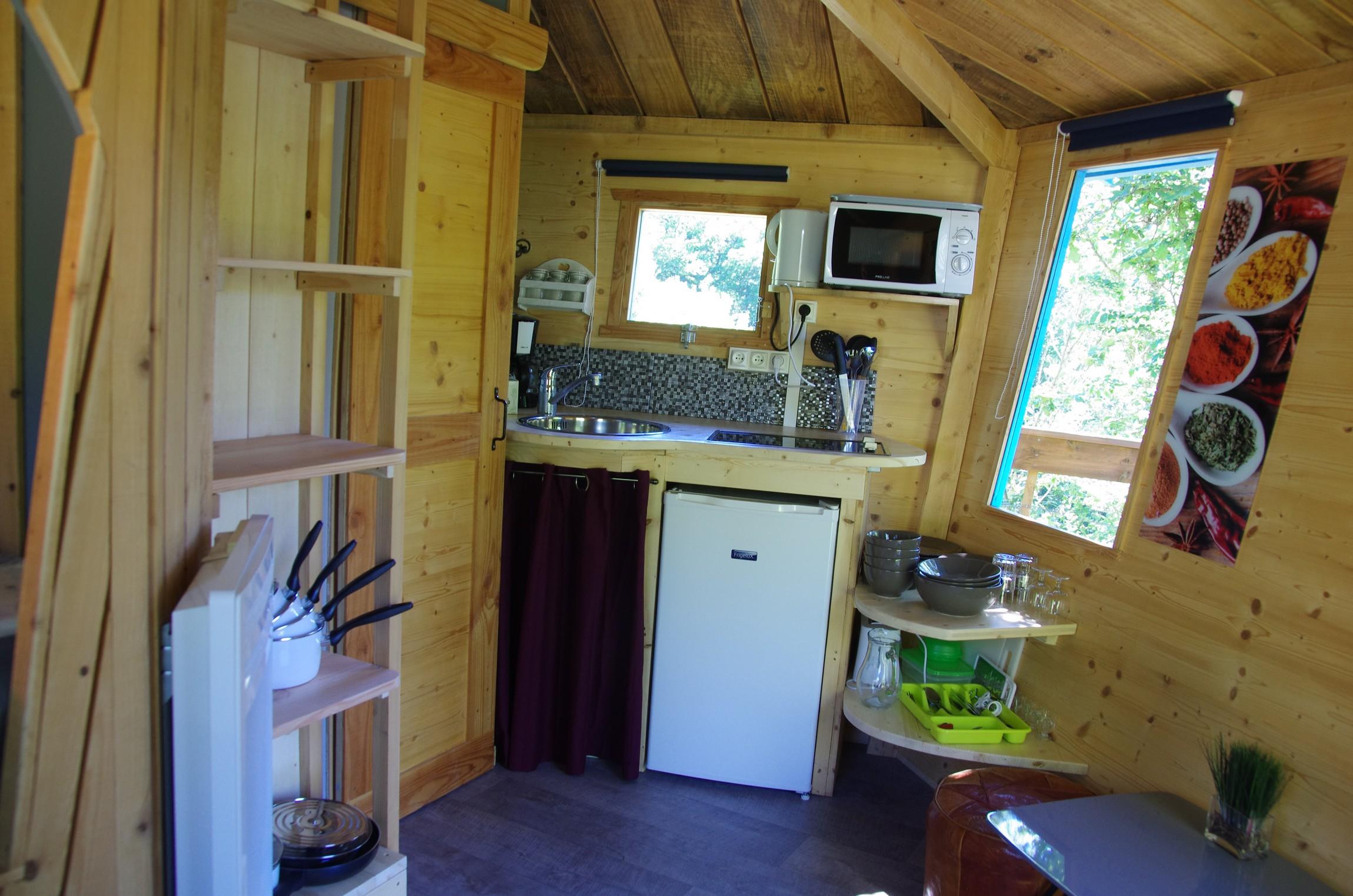 Accommodation - Cabin Robinson 15M² - 1 Bedroom - Bathroom + Terrace 14M² - Flower Camping La Rochelambert