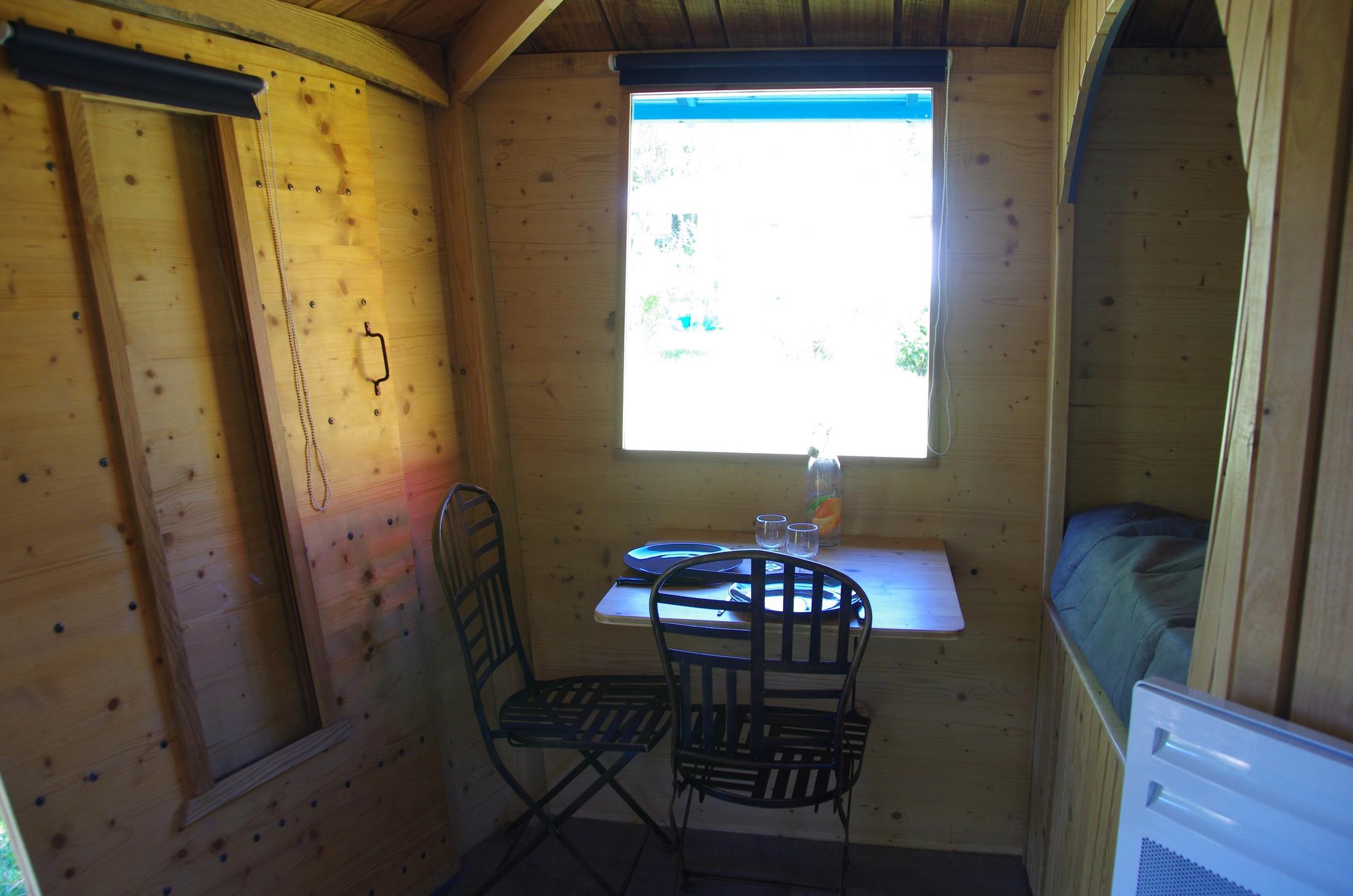 Accommodation - Cabin Robinson 15M² - 1 Bedroom - Bathroom + Terrace 14M² - Flower Camping La Rochelambert