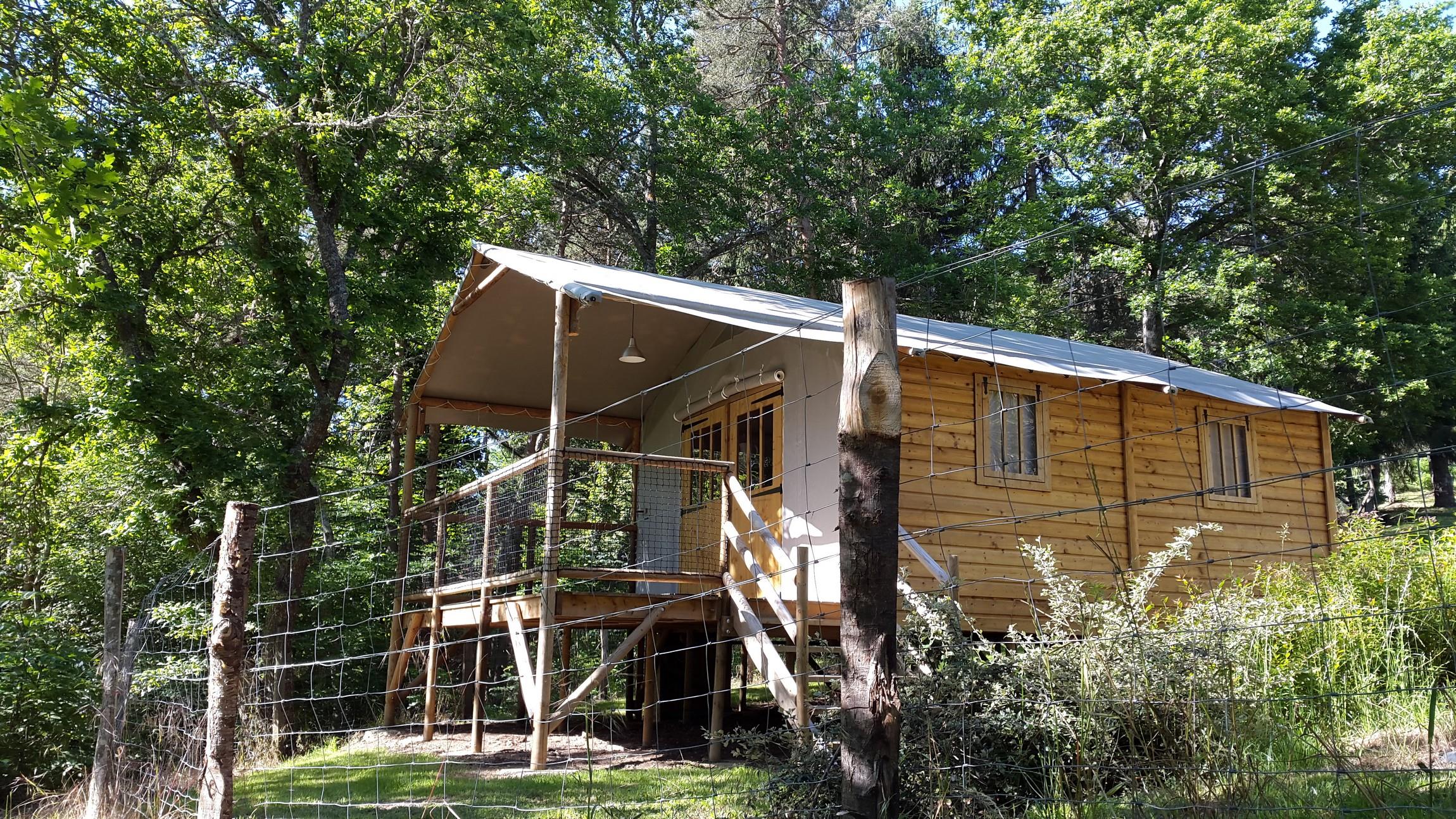 Accommodation - Cabin Lodge 4 Saisons Confort 25M² - 25M²- 2 Bedrooms + Sheltered Terrace 12M² - Flower Camping La Rochelambert