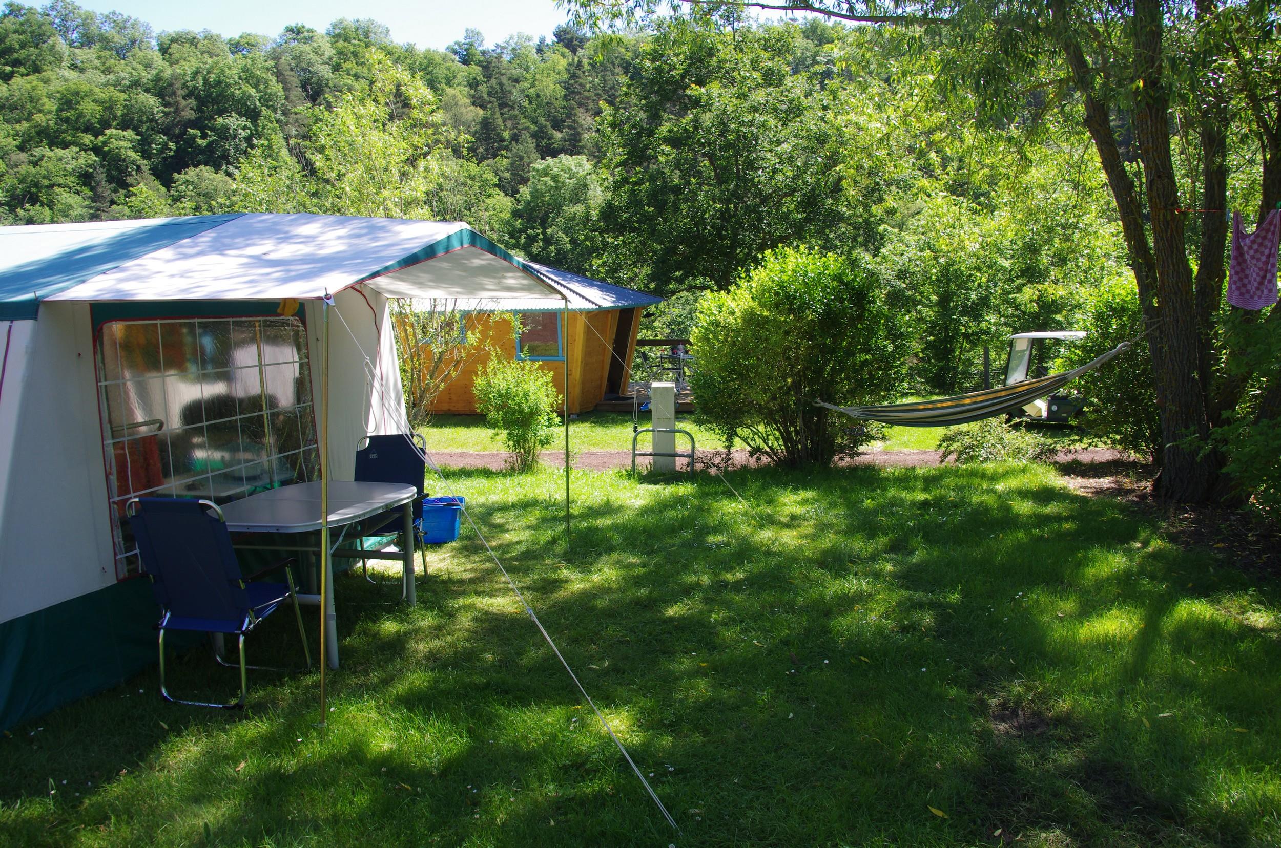 Pitch - Comfort Package (1 Tent, Caravan Or Motorhome / 1 Car / Electricity 16A) - Flower Camping La Rochelambert