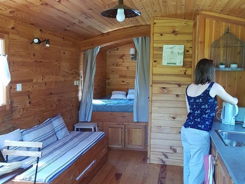 Accommodation - Gipsy Caravan Velay 18M² + Velay 18M² Terras 15M² - Flower Camping La Rochelambert