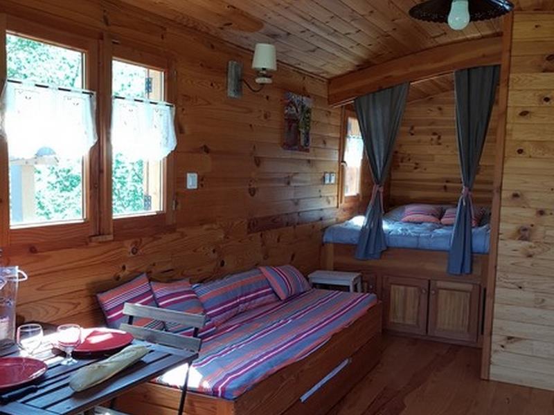 Accommodation - Gipsy Caravan Velay 18M² + Velay 18M² Terras 15M² - Flower Camping La Rochelambert