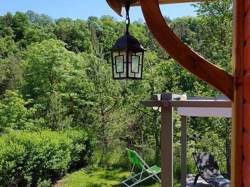 Accommodation - Gipsy Caravan Velay 18M² + Velay 18M² Terras 15M² - Flower Camping La Rochelambert