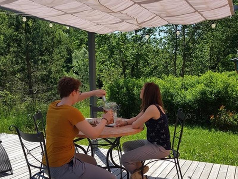 Accommodation - Gipsy Caravan Velay 18M² + Velay 18M² Terras 15M² - Flower Camping La Rochelambert