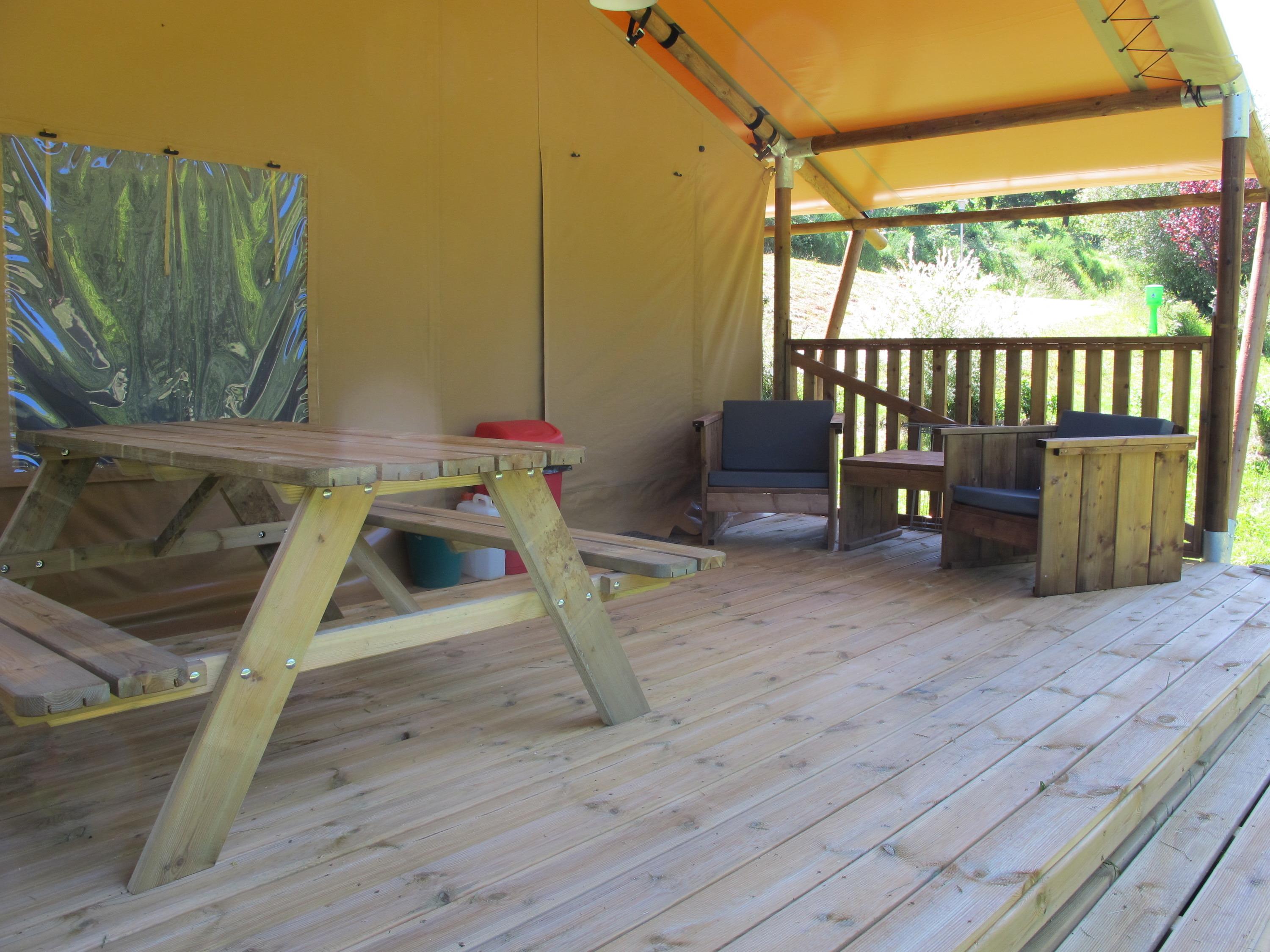 Mietunterkunft - Safaritent, 2 Chambres Avec Terrasse Couverte, 38M² - Camping La Chatonnière