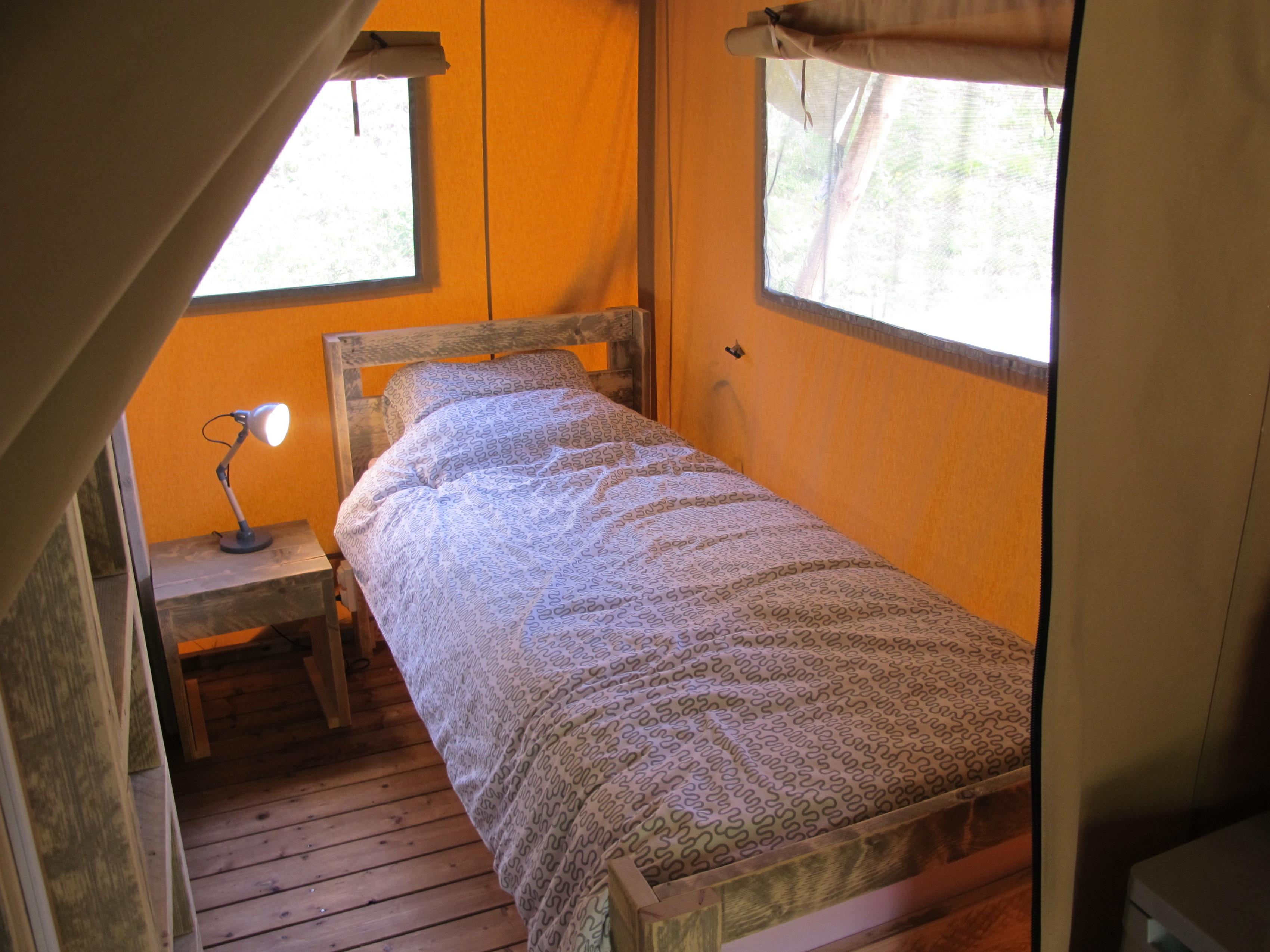 Mietunterkunft - Safaritent, 2 Chambres Avec Terrasse Couverte, 38M² - Camping La Chatonnière