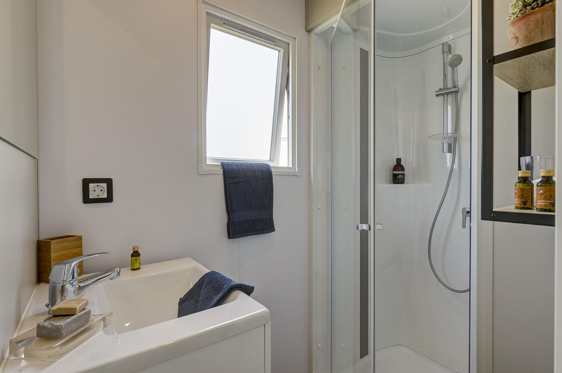 Location - Confort+ Belle-Ile - 25M² - 2 Chambres - Camping LE CABELLOU PLAGE*****