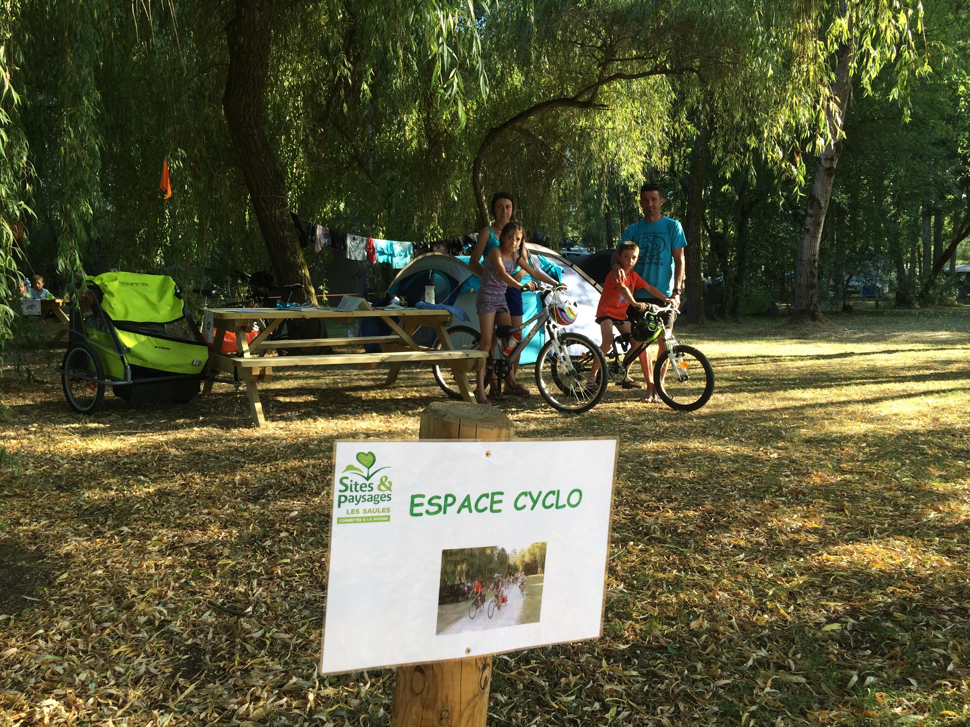 Châteaux À Vélo - Abenteuer-Paket Unterkunft Für 1 Person In Einem Zelt Châteaux À Vélo - Abenteuer-Paket Unterkunft Für 1 Person In Einem Zelt
