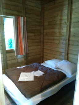 Location - Cabane Family Standard 3 Chambres 25M² (Sans Sanitaires Ni Cuisine) + Terrasse Non Couverte. - Flower Camping du Port Caroline