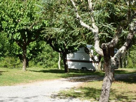 Emplacement Tente Ou Caravane