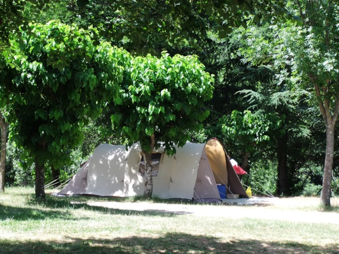Emplacement Tente Ou Caravane