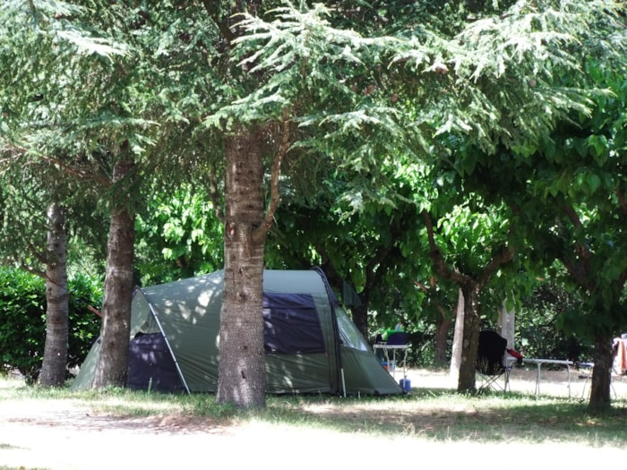 Emplacement Tente Ou Caravane