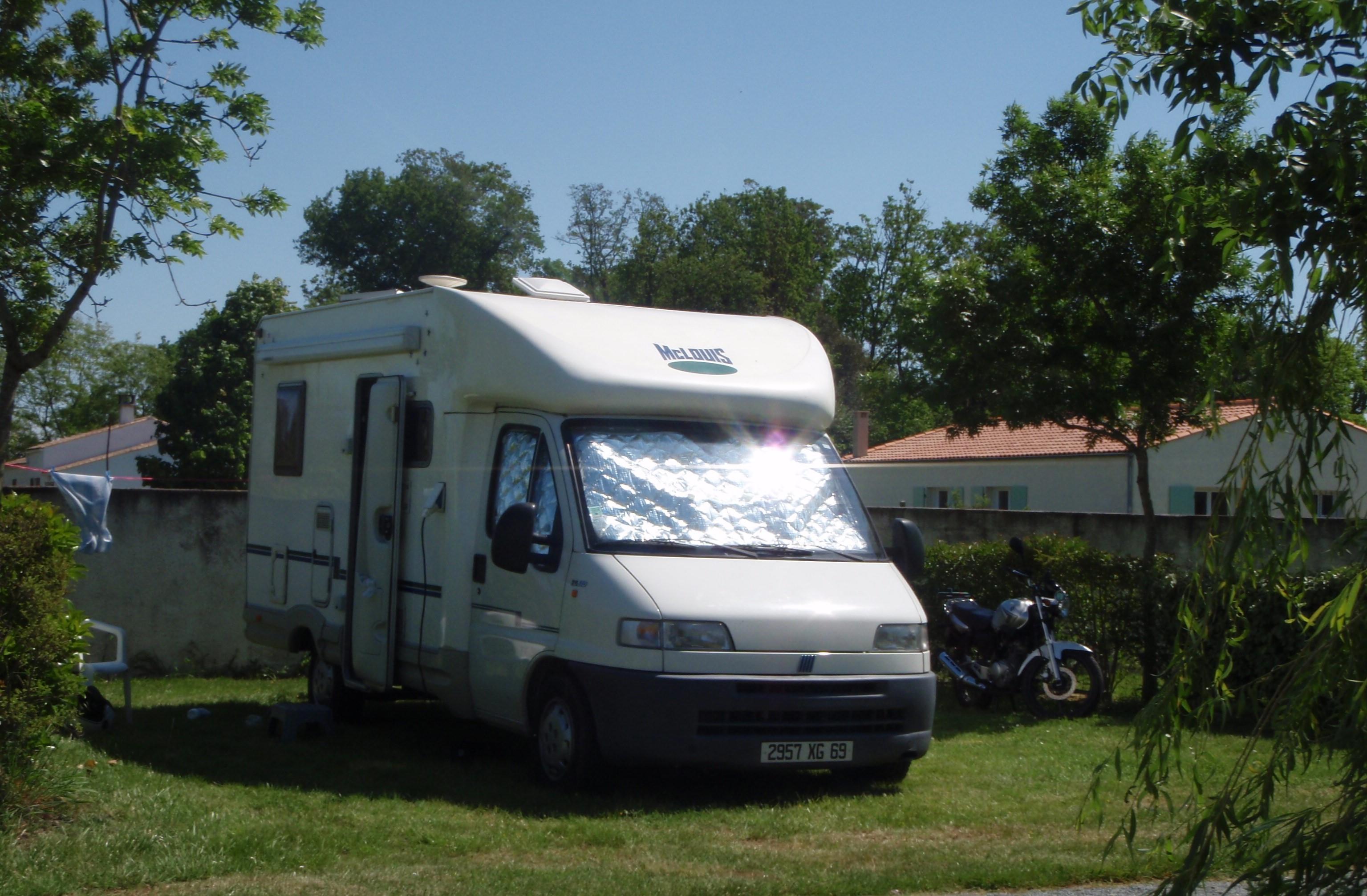 Pitch - Pitch With Tent, Caravan Or Motor Home / 1 Car / Electricity - Camping Au Pigeonnier