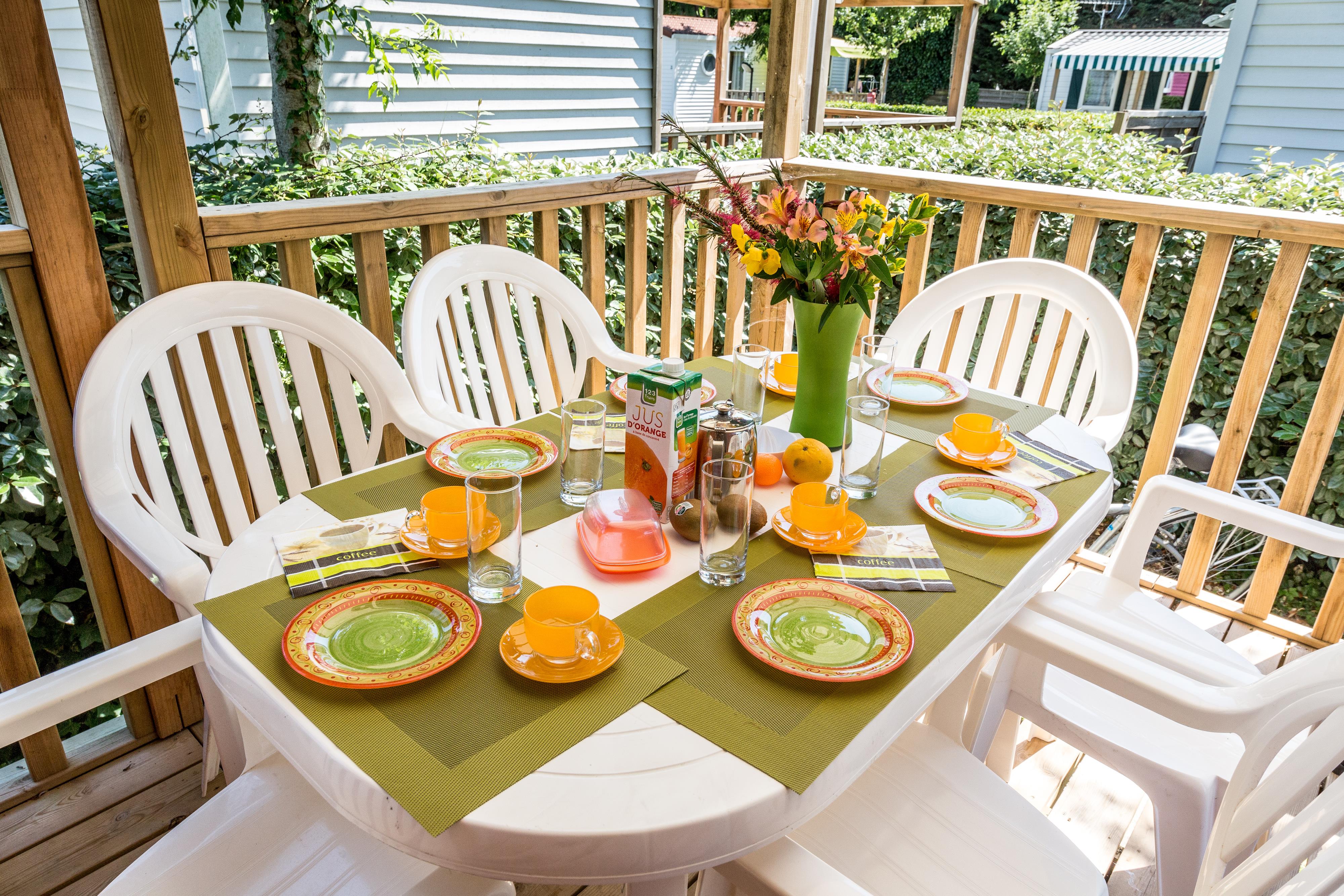 Accommodation - Chalet Bien-Etre 3 Bedrooms 29,7M² With Half-Covered Wooden Terrace - Camping Au Pigeonnier