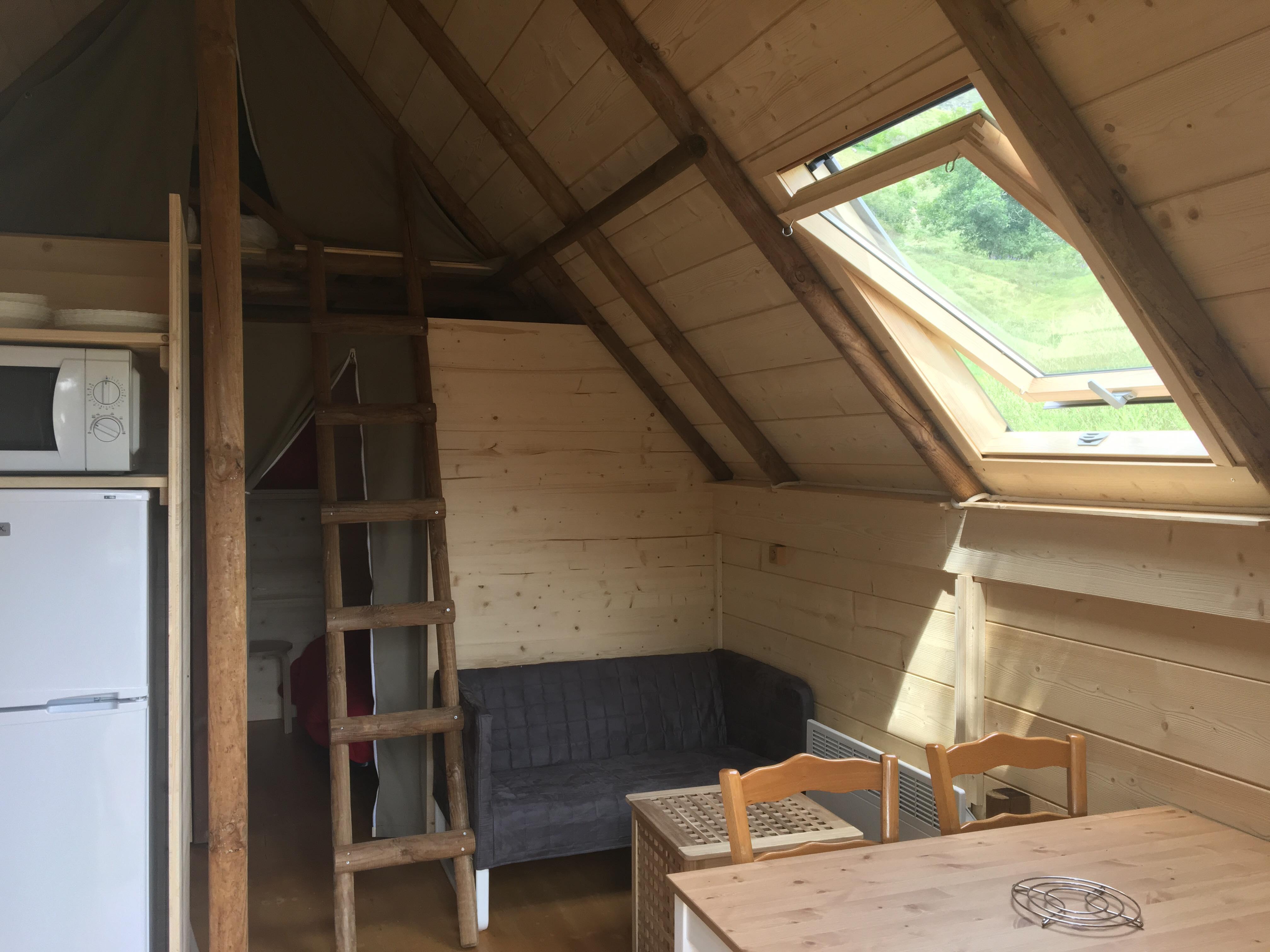 Location - Tente Lodge Canadienne 24M² 2 Chambres + Mezzanine. - Camping Les Auches