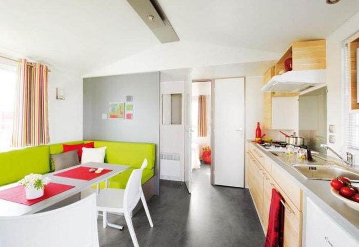 Bedroom Mobile Home 5-Person, Double Slope Roof, 26 M², Semi-Covered Wood Terrace