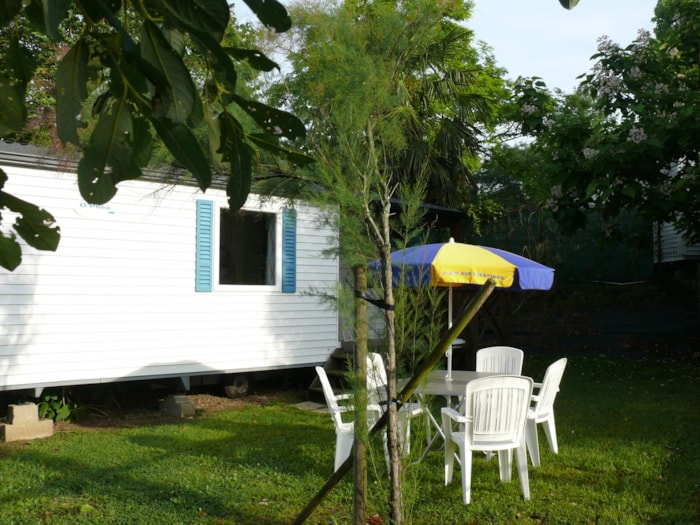 Bedroom Mobile Home 5-Person, Double Slope Roof, 26 M², Semi-Covered Wood Terrace