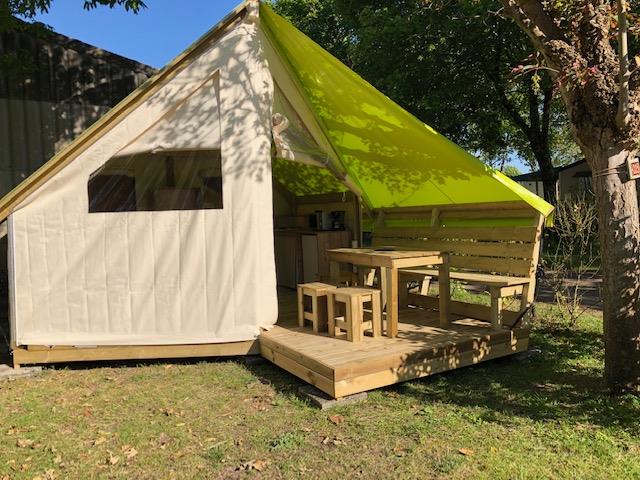 Location - Tente Ecolodge - 4 À 5 Pers - 2 Chambres - Camping du Petit Pont