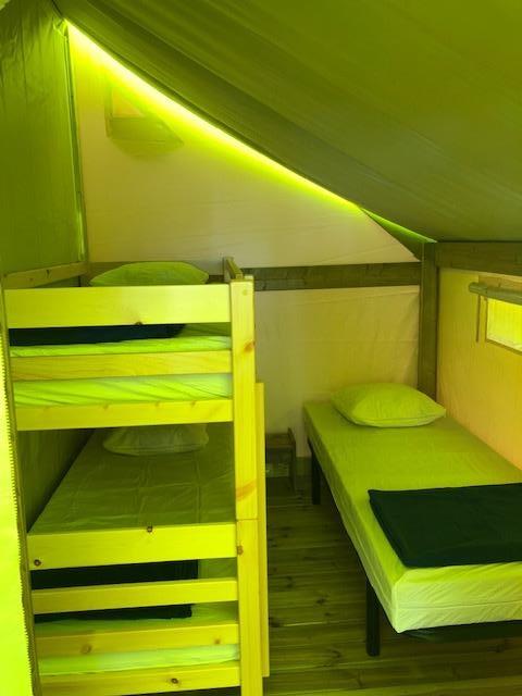 Location - Tente Ecolodge - 4 À 5 Pers - 2 Chambres - Camping du Petit Pont