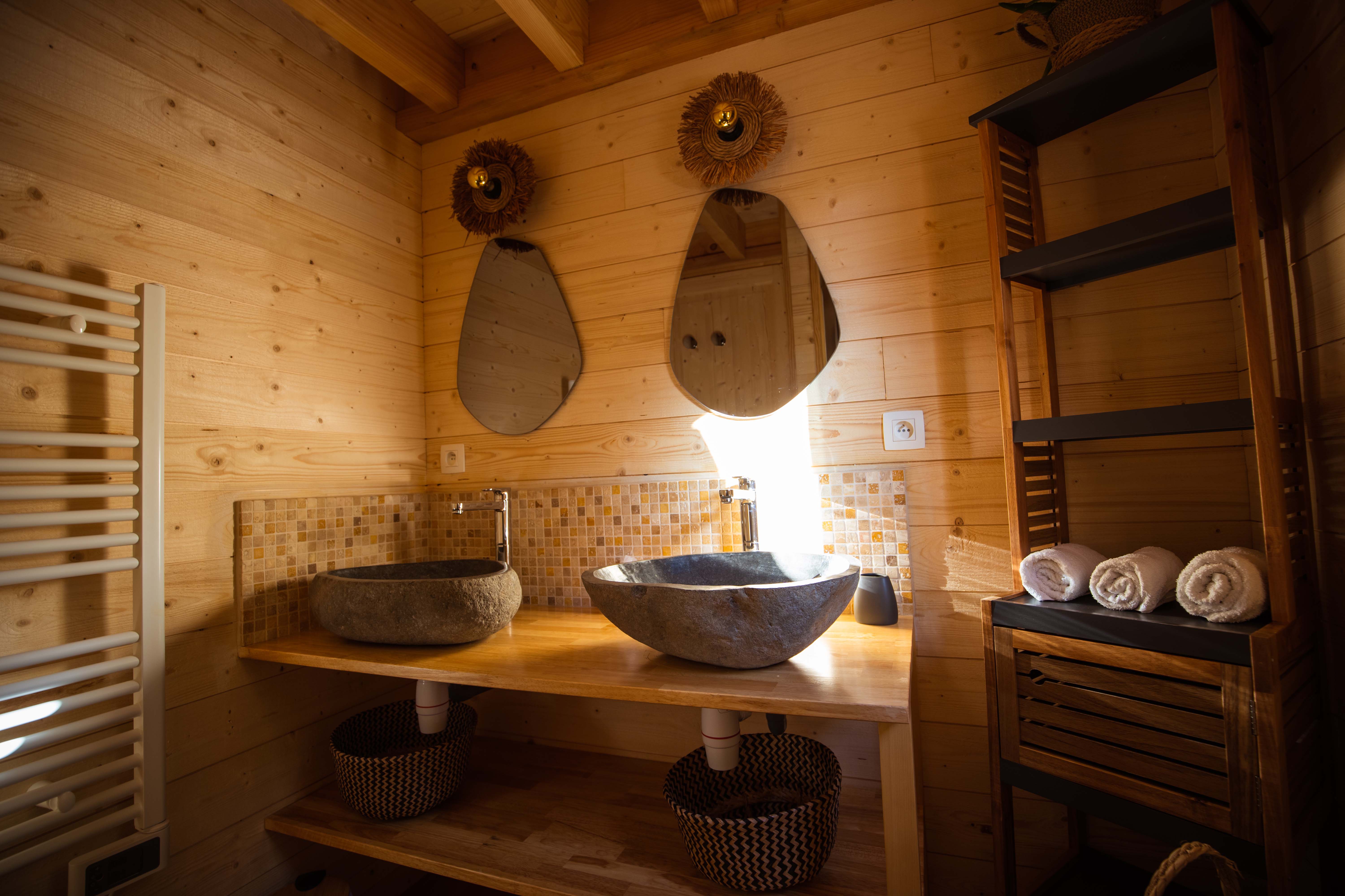 Location - Premium Cabane Dans Les Arbres 30M² Avec Spa Et Terrasse Semi Couverte De 30M² - Flower Camping du Lac de La Chausselière