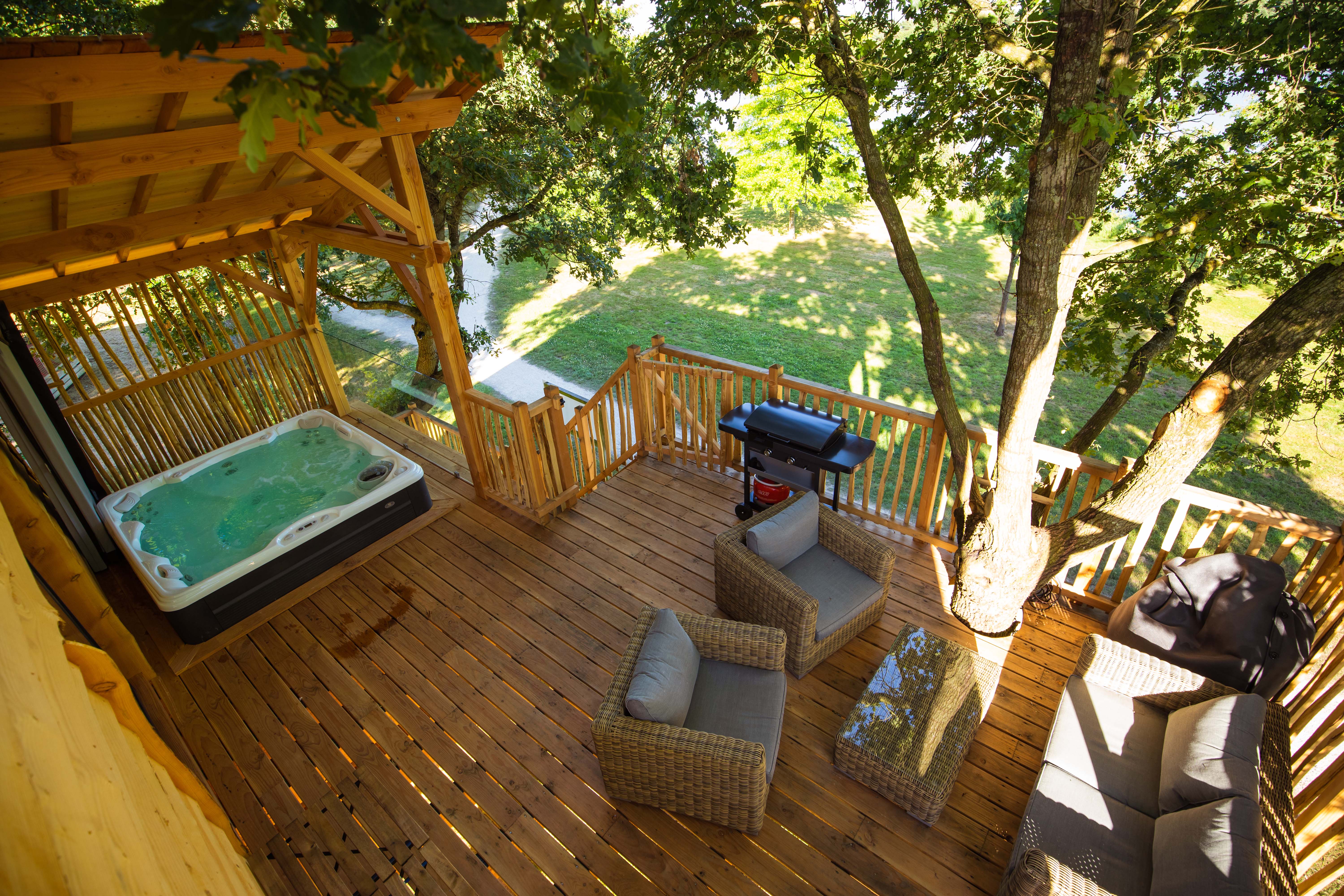 Location - Premium Cabane Dans Les Arbres 30M² Avec Spa Et Terrasse Semi Couverte De 30M² - Flower Camping du Lac de La Chausselière