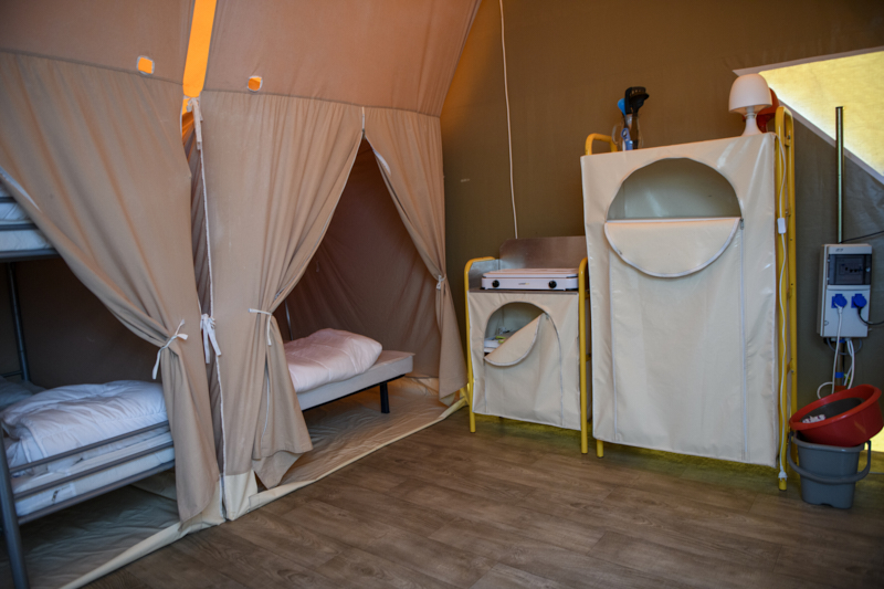 Location - Tente Lodge Canada 2 Chambres - Camping le Kervastard