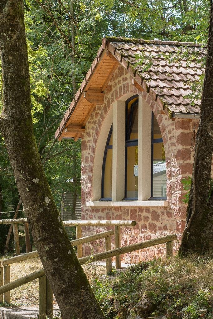 Piazzola Confort : Tenda, Roulotte + 1 Auto, Camper + Elettricità 16A