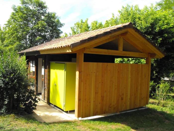 Piazzola Confort : Tenda, Roulotte + 1 Auto, Camper + Elettricità 16A