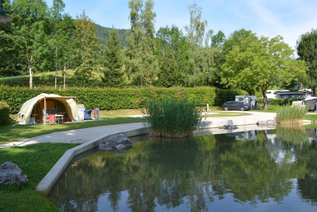 Premium-Stellplatz Am Teich Inkl. Auto Premium-Stellplatz Am Teich Inkl. Auto