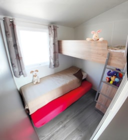 Location - Bungalow Tithome 20M2, Sans Équipem.Sanitaire/Eau Courante, Vue Lac - Camping SOLEIL LEVANT