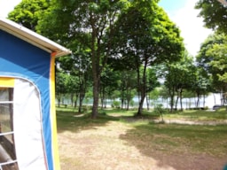 Location - Caravane Tracinelle 11M² Sans Équipements Sanitaire. En Juillet/Août Jour D'arrivée Le Dimanche - Camping SOLEIL LEVANT