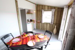 Location - Bungalow Tithome 20M2, Sans Équipem.Sanitaire/Eau Courante, Vue Lac - Camping SOLEIL LEVANT