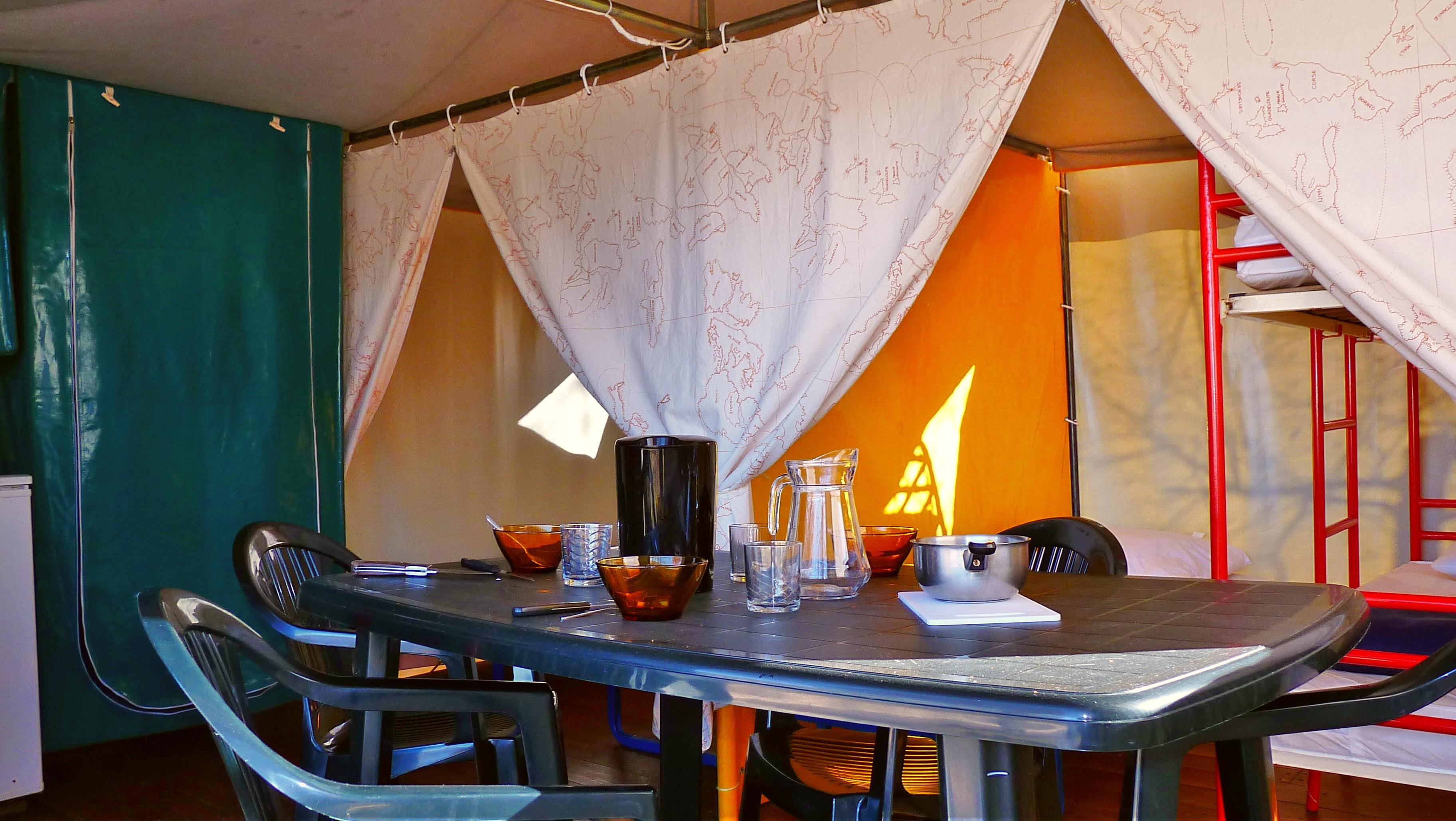 Accommodation - Canvas Bungalow By The Lake - Camping LA ROMIGUIERE