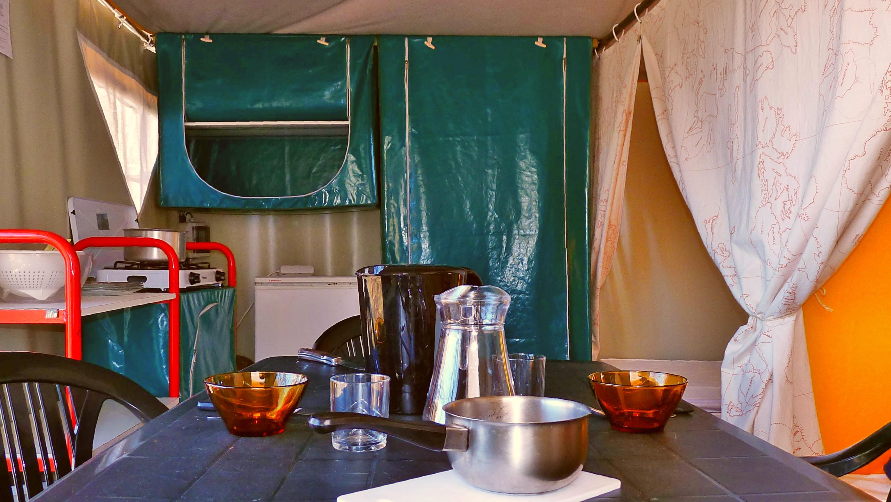 Accommodation - Canvas Bungalow By The Lake - Camping LA ROMIGUIERE